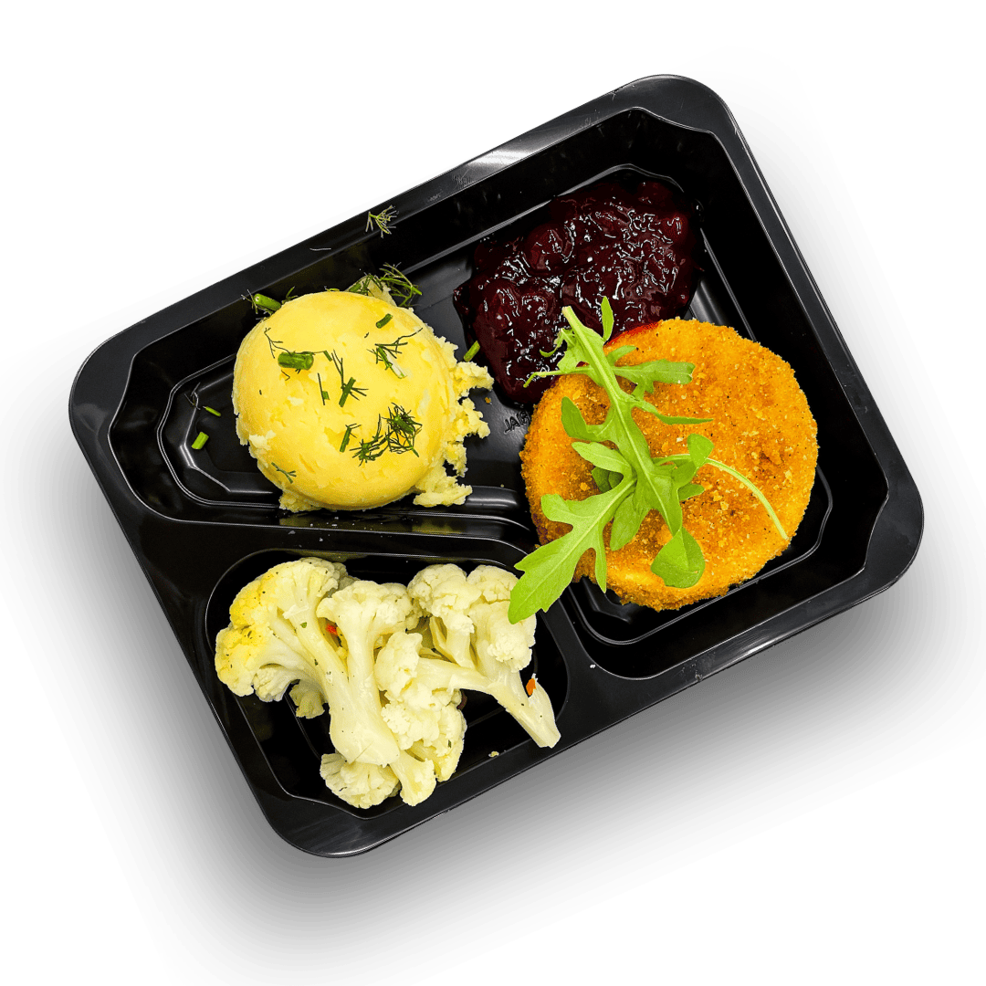 Camembert panierowany podany z żurawiną