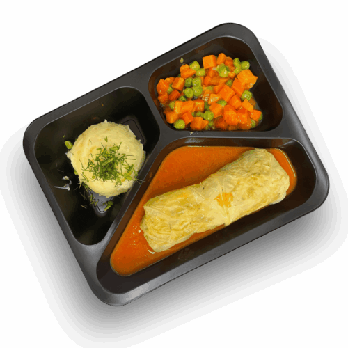 Gołąbek domowy w sosie pomidorowym, ziemniaki puree, marchew z groszkiem