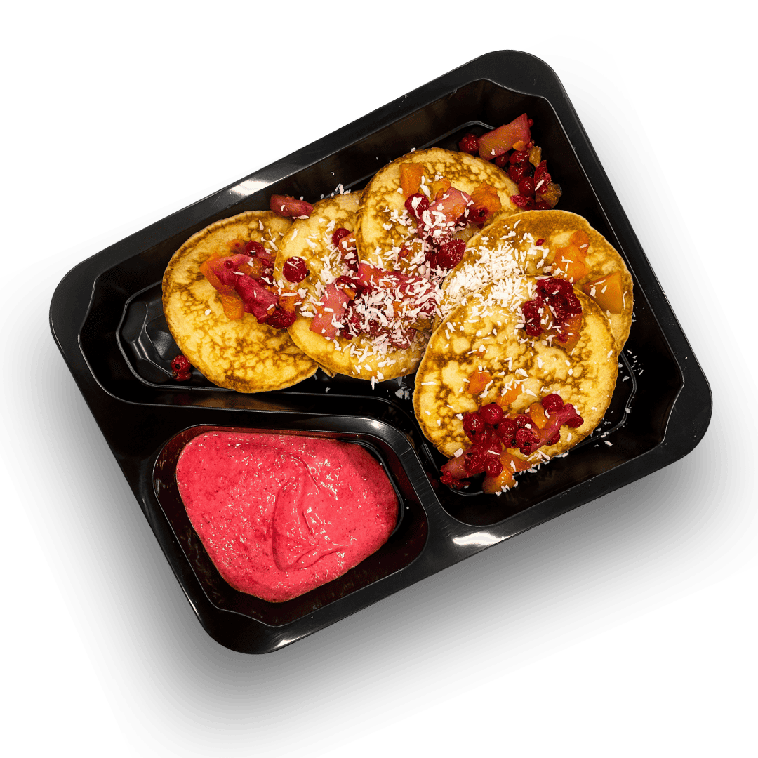 ancakes z salsą owocową, jogurt malinowy