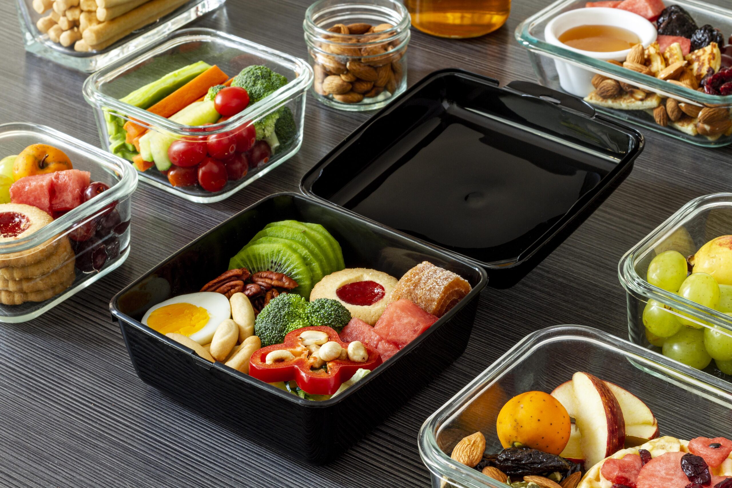 Catering biurowy dla firm na Mokotowie – zestaw obiadowy w pojemnikach